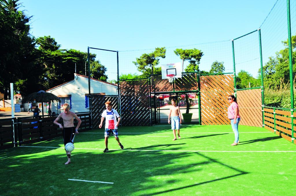 Hotel Carisma Holidays - Jard Sur Mer Zewnętrze zdjęcie